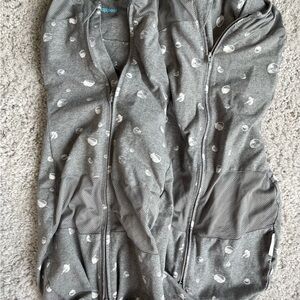 NWOT never been used SNOO swaddle sleep sacks